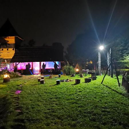 Grod Pedzikow Hotel Checiny  Luaran gambar