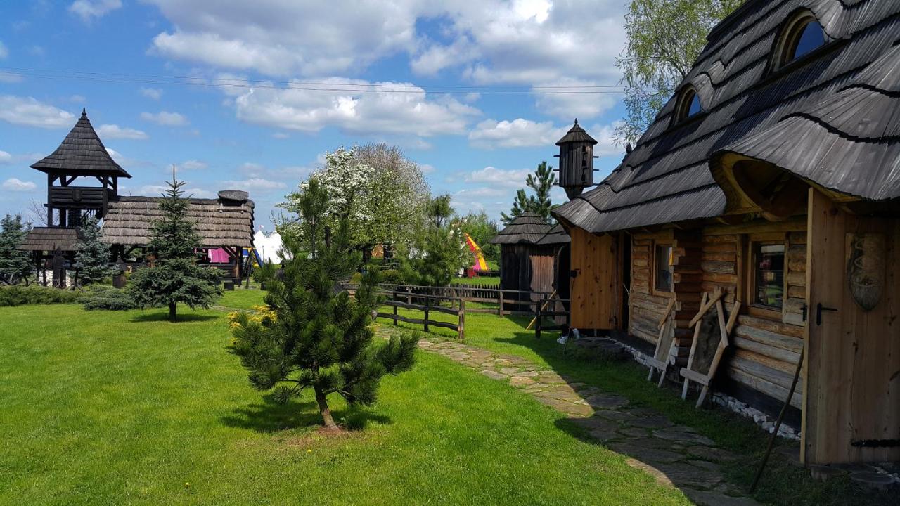 Grod Pedzikow Hotel Checiny  Luaran gambar