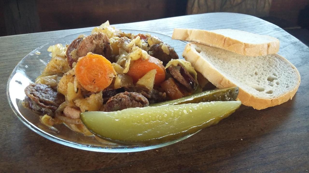 Grod Pedzikow Hotel Checiny  Luaran gambar